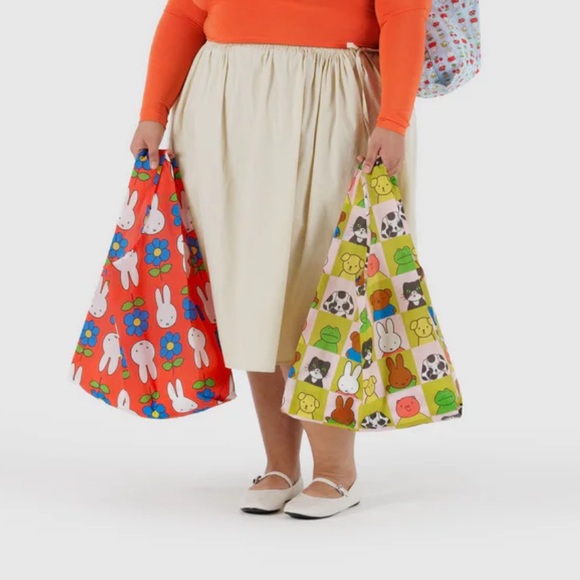 NEW BAGGU Standard size Yellow Tote with Mother Earth Design new in bag - Picture 4 of 4